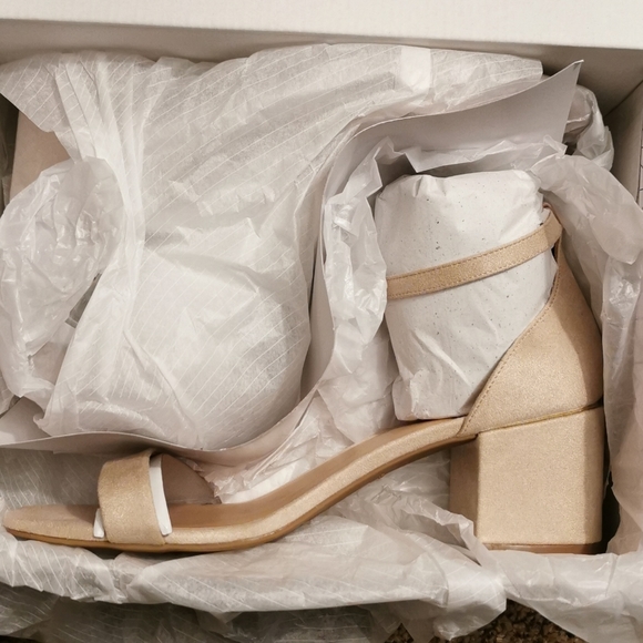 Spring Block Heel Sandal - Picture 6 of 11